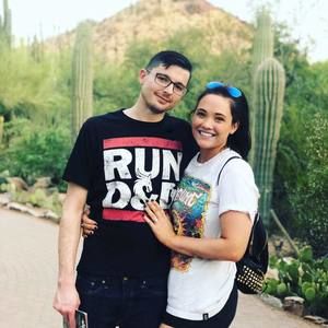 Meet your Posher, Avery